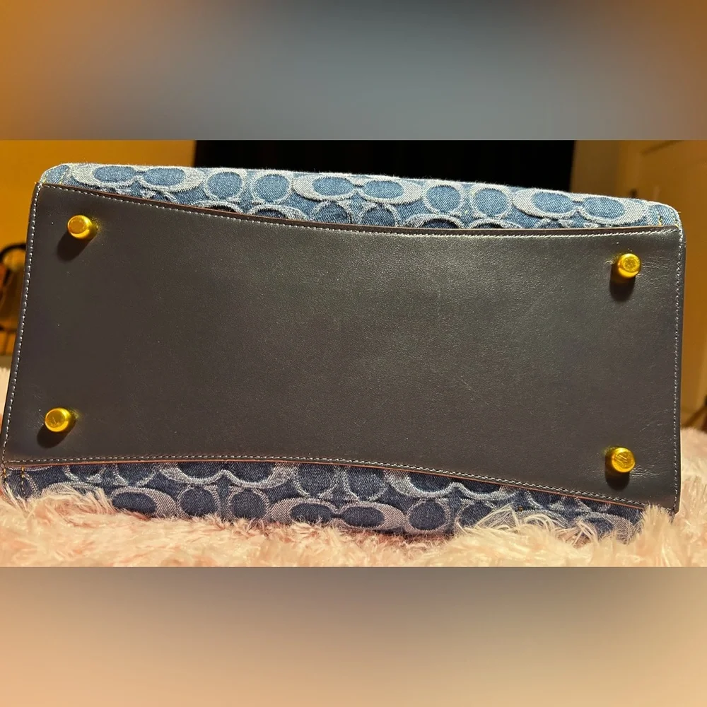 Coach Field Tote 30 Signature Denim - Picture 7 of 10